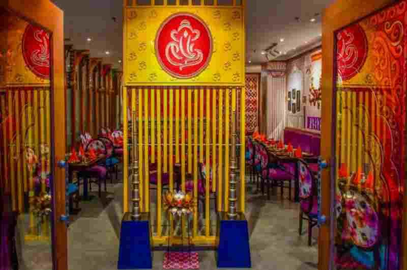 Holywater by Ganga Kinare, Rishikesh - varr