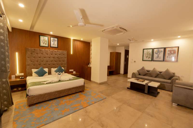 family-suite-with-balcony10