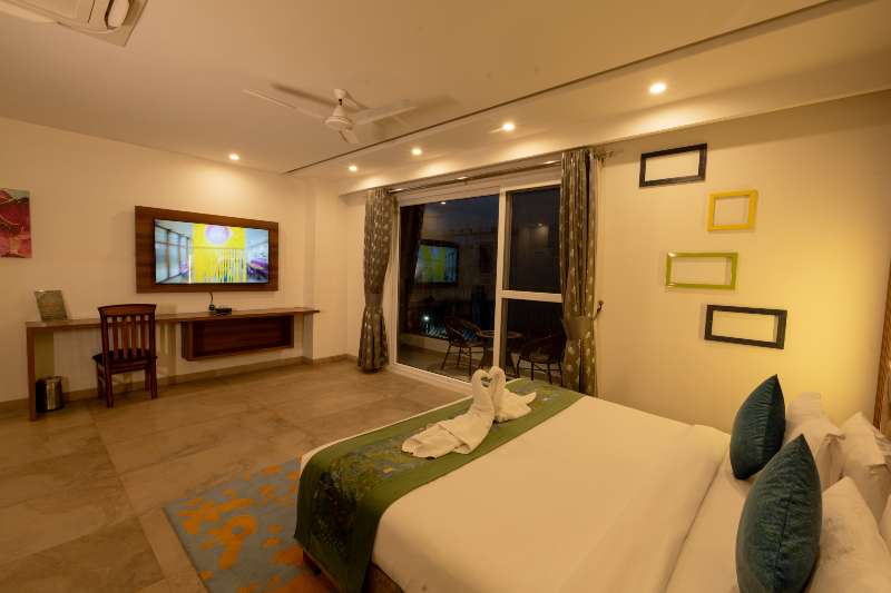 family-suite-with-balcony11