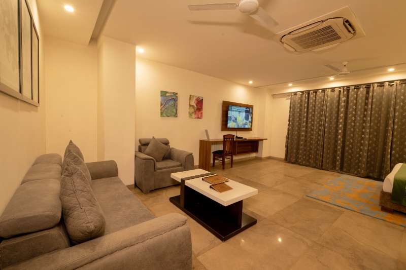 family-suite-with-balcony12